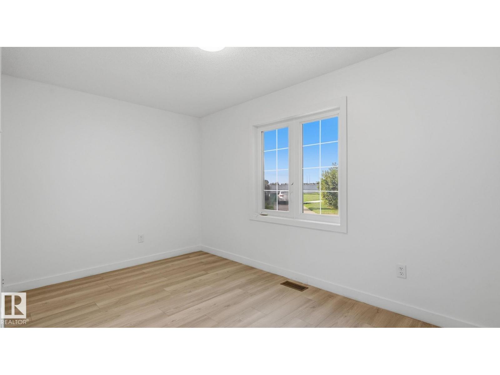 1035 Lakeland CR NW - 20