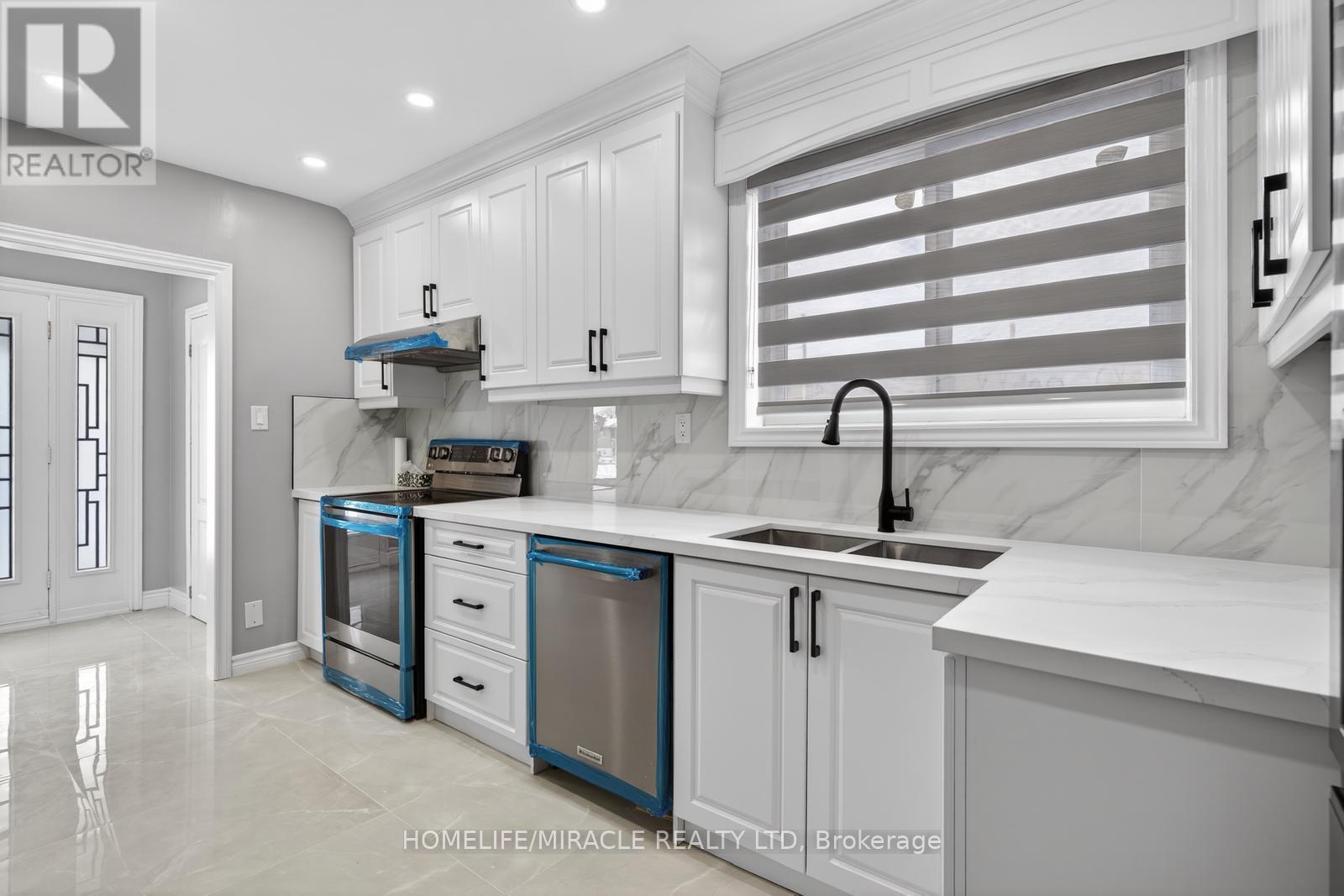 18 RUBYDALE GARDENS - 13