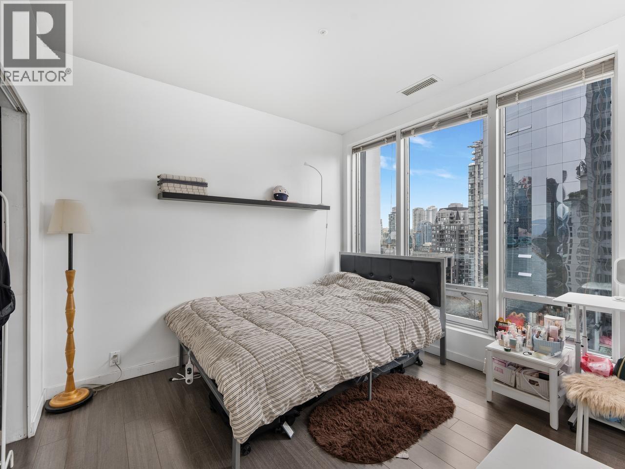 902 989 NELSON STREET, Vancouver — photo 9