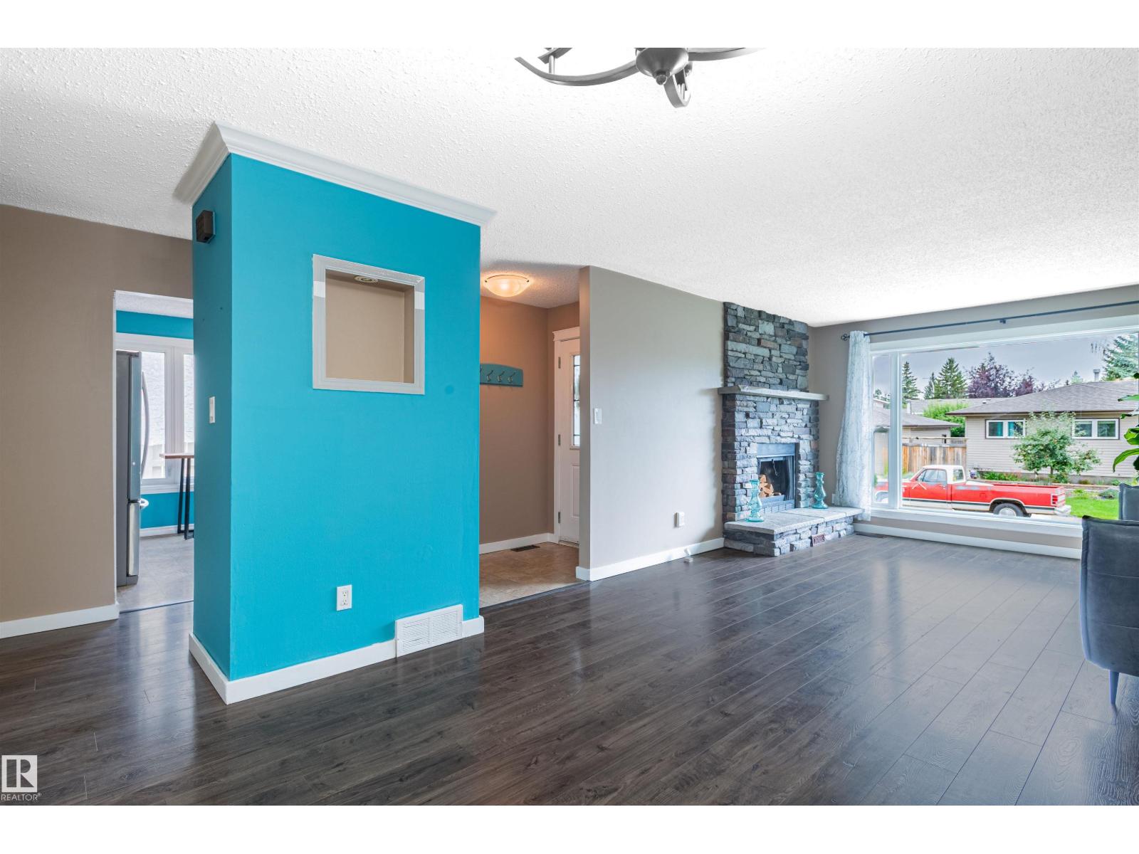 19 WESTLAKE DR - 14