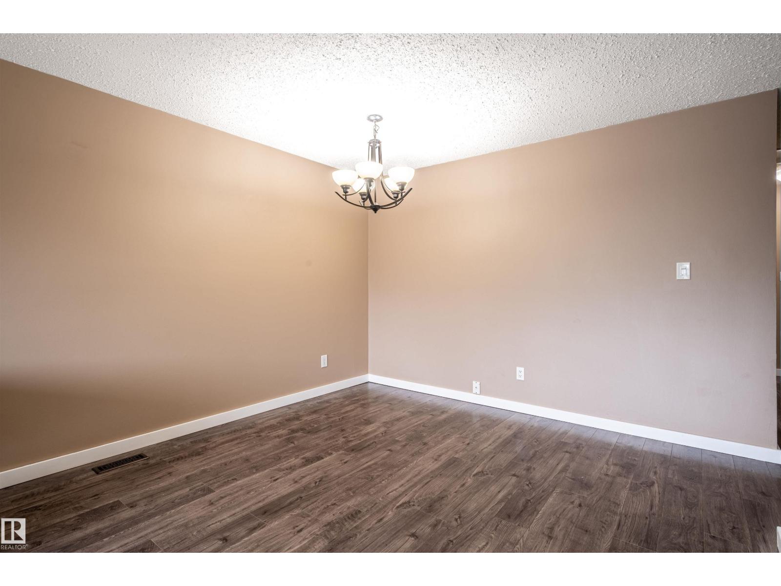 19 WESTLAKE DR - 11