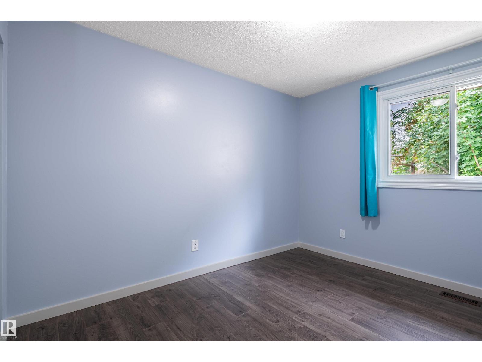 19 WESTLAKE DR - 24