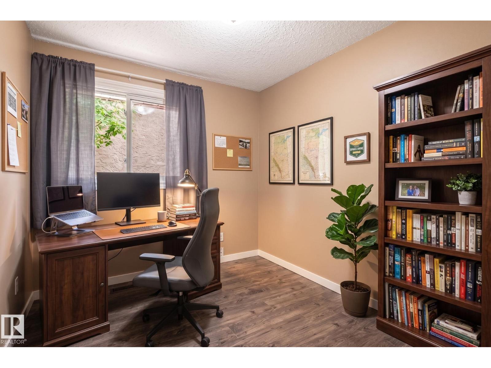 19 WESTLAKE DR - 29