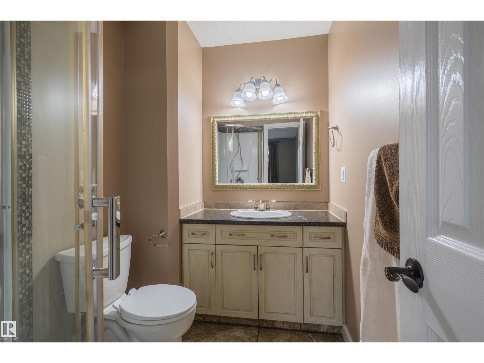 19 WESTLAKE DR - 22