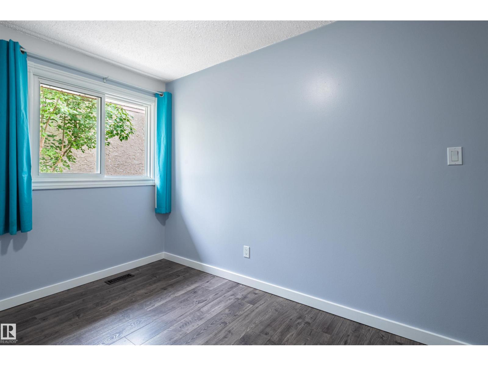 19 WESTLAKE DR - 26