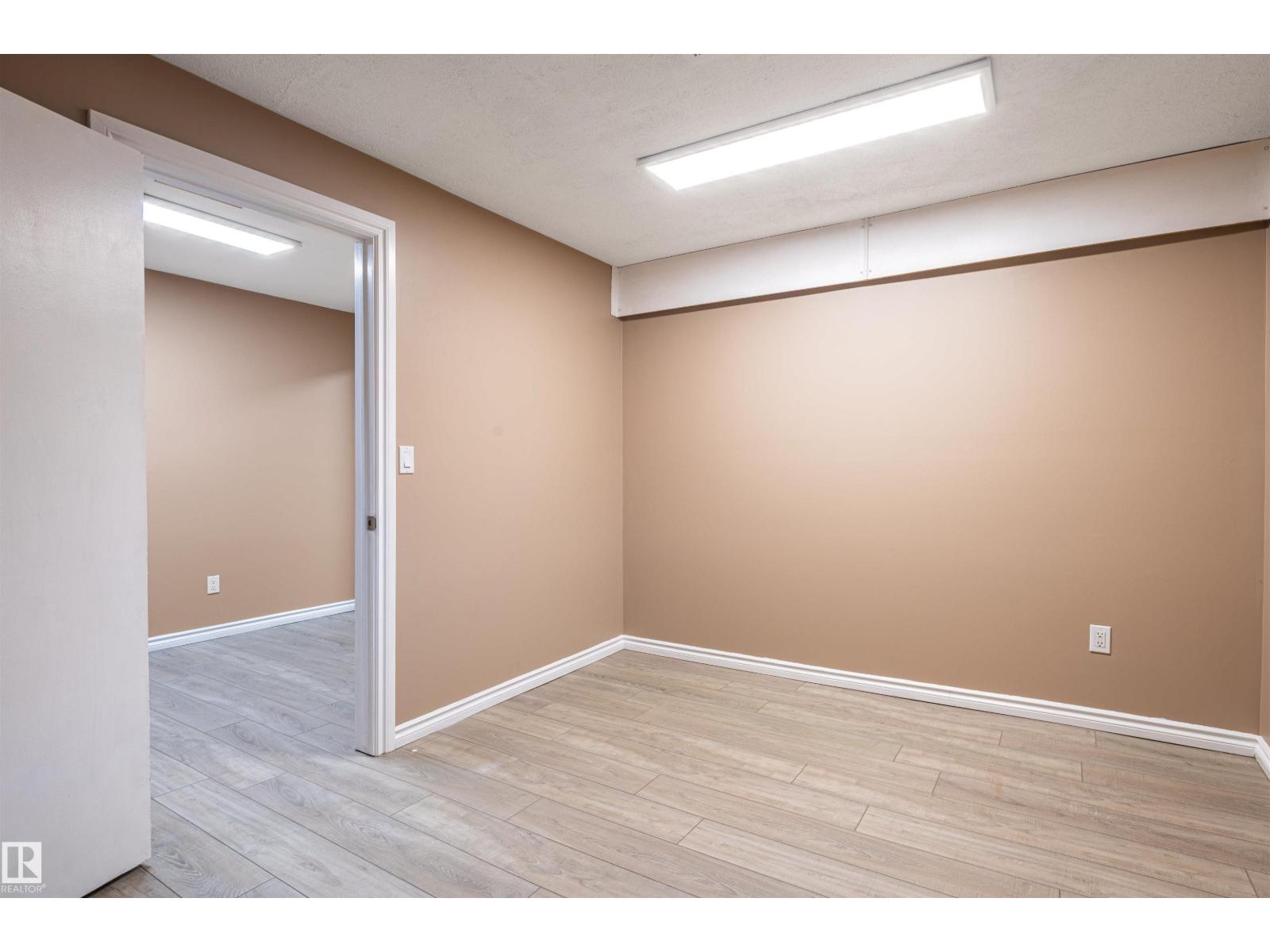 19 WESTLAKE DR - 54