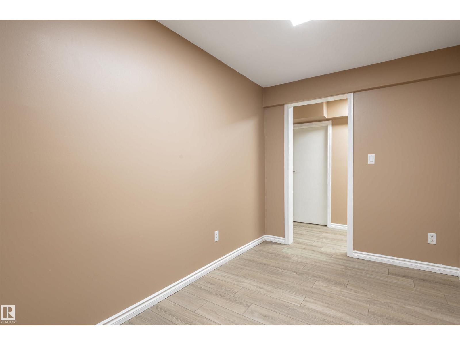 19 WESTLAKE DR - 50