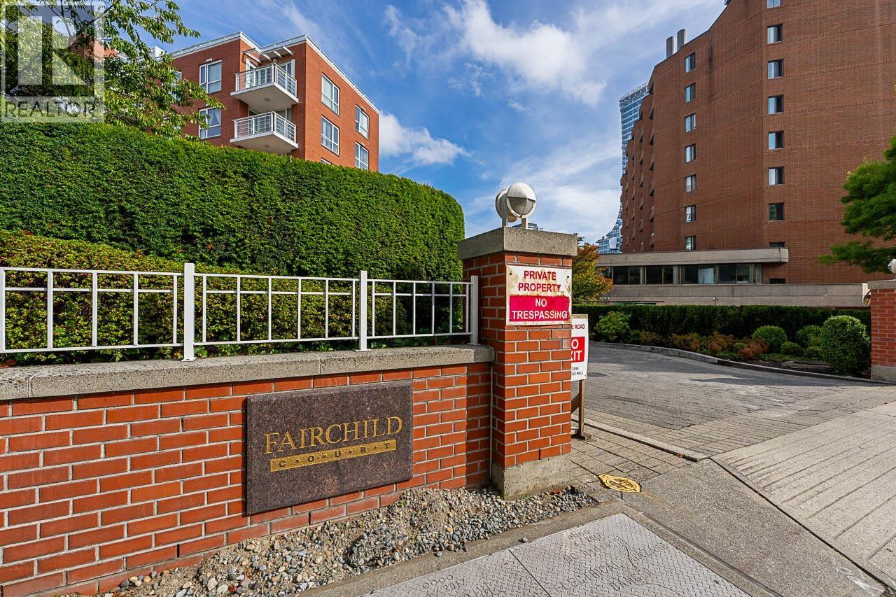 405 688 FAIRCHILD ROAD, Vancouver — photo 2
