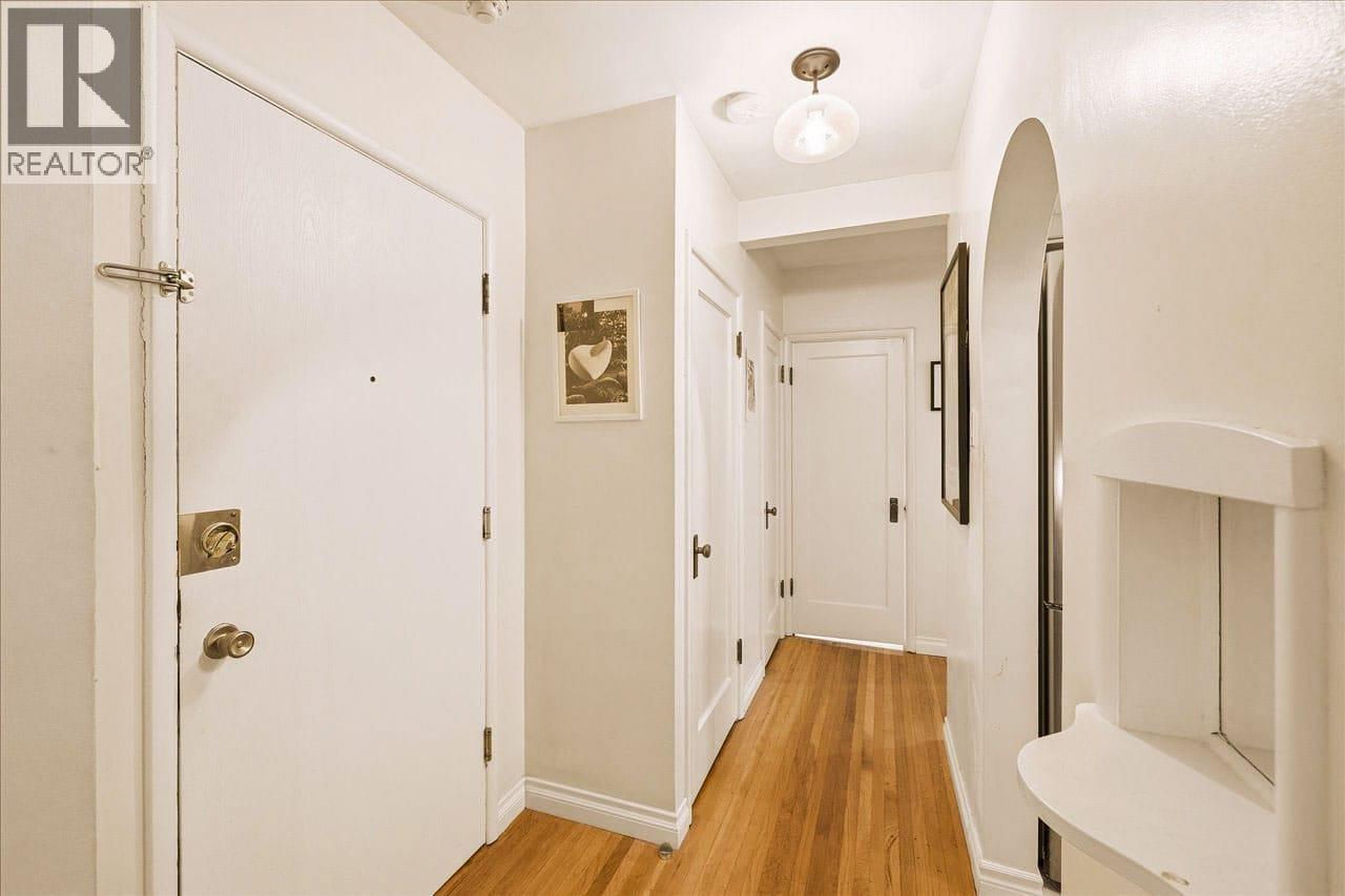 6 985 JERVIS STREET, Vancouver — photo 4