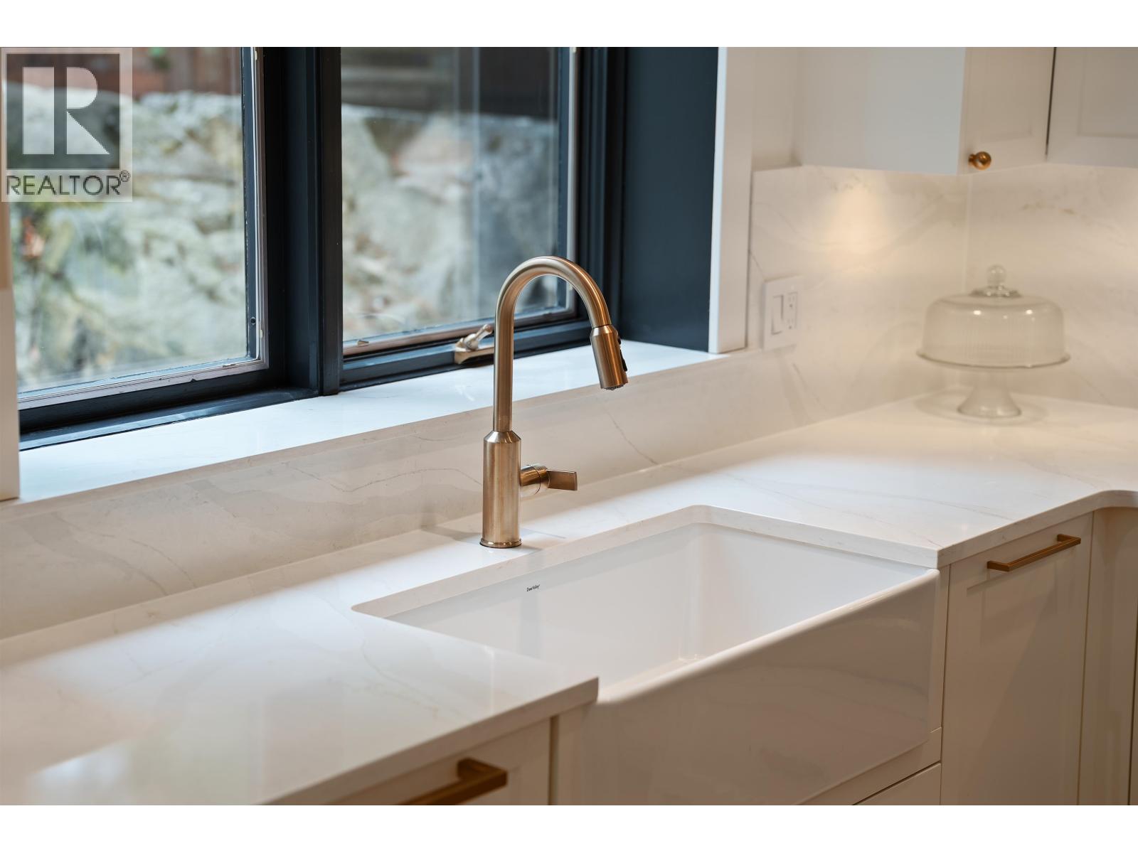 5155 ALDERFEILD PLACE, West Vancouver
