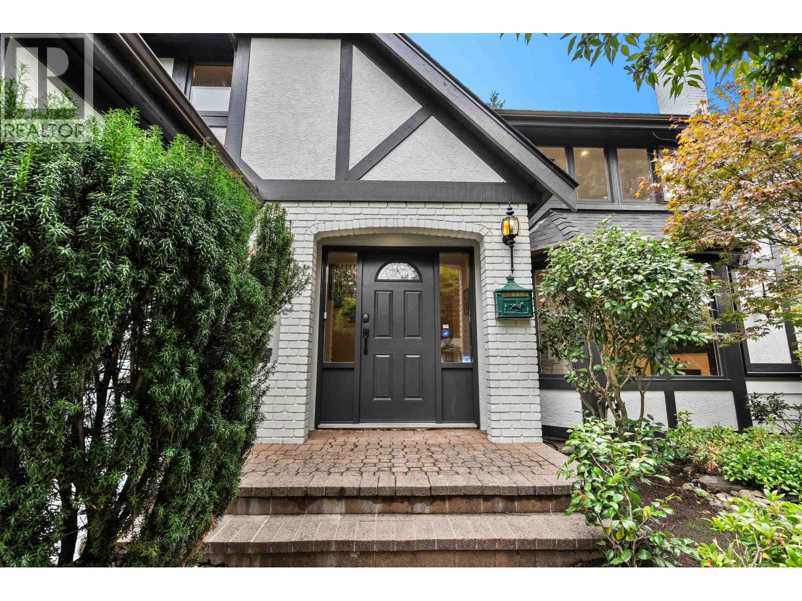 5155 ALDERFEILD PLACE, West Vancouver