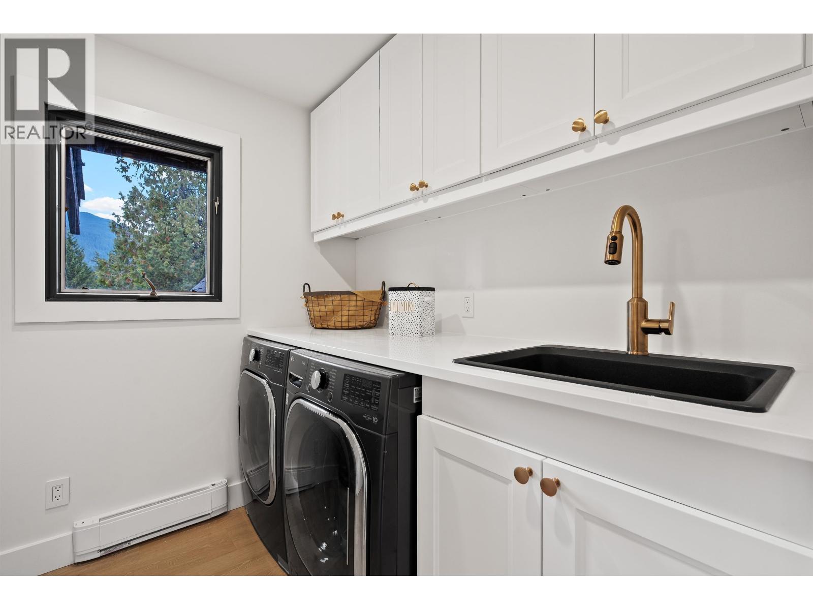 5155 ALDERFEILD PLACE, West Vancouver