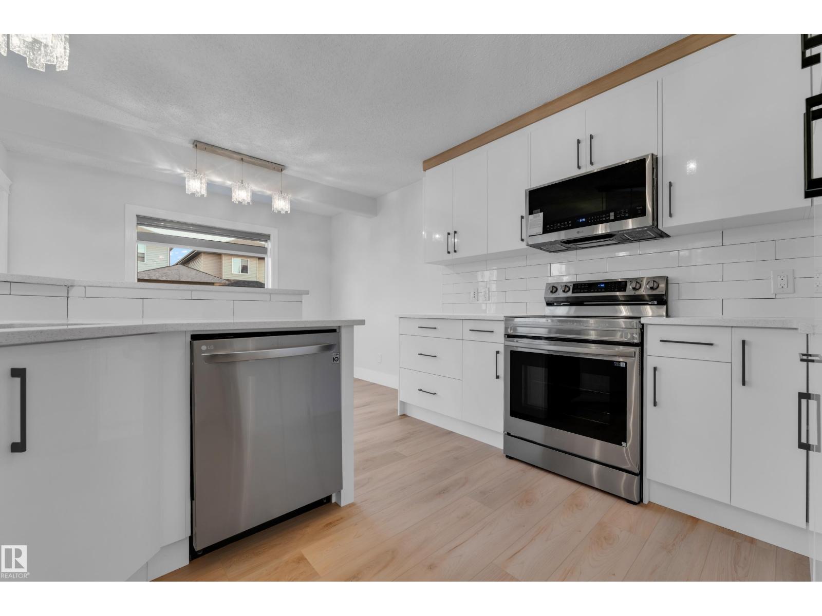 3003 25 AV NW - 14