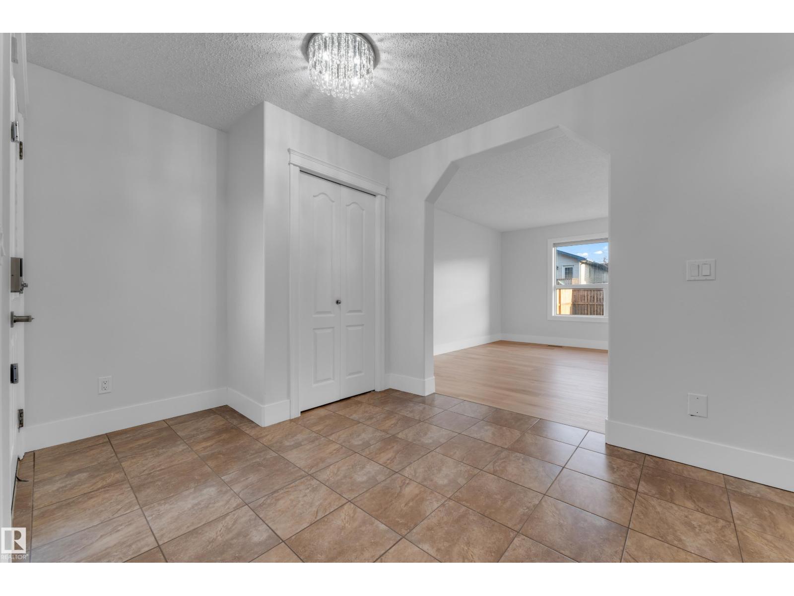 3003 25 AV NW - 4