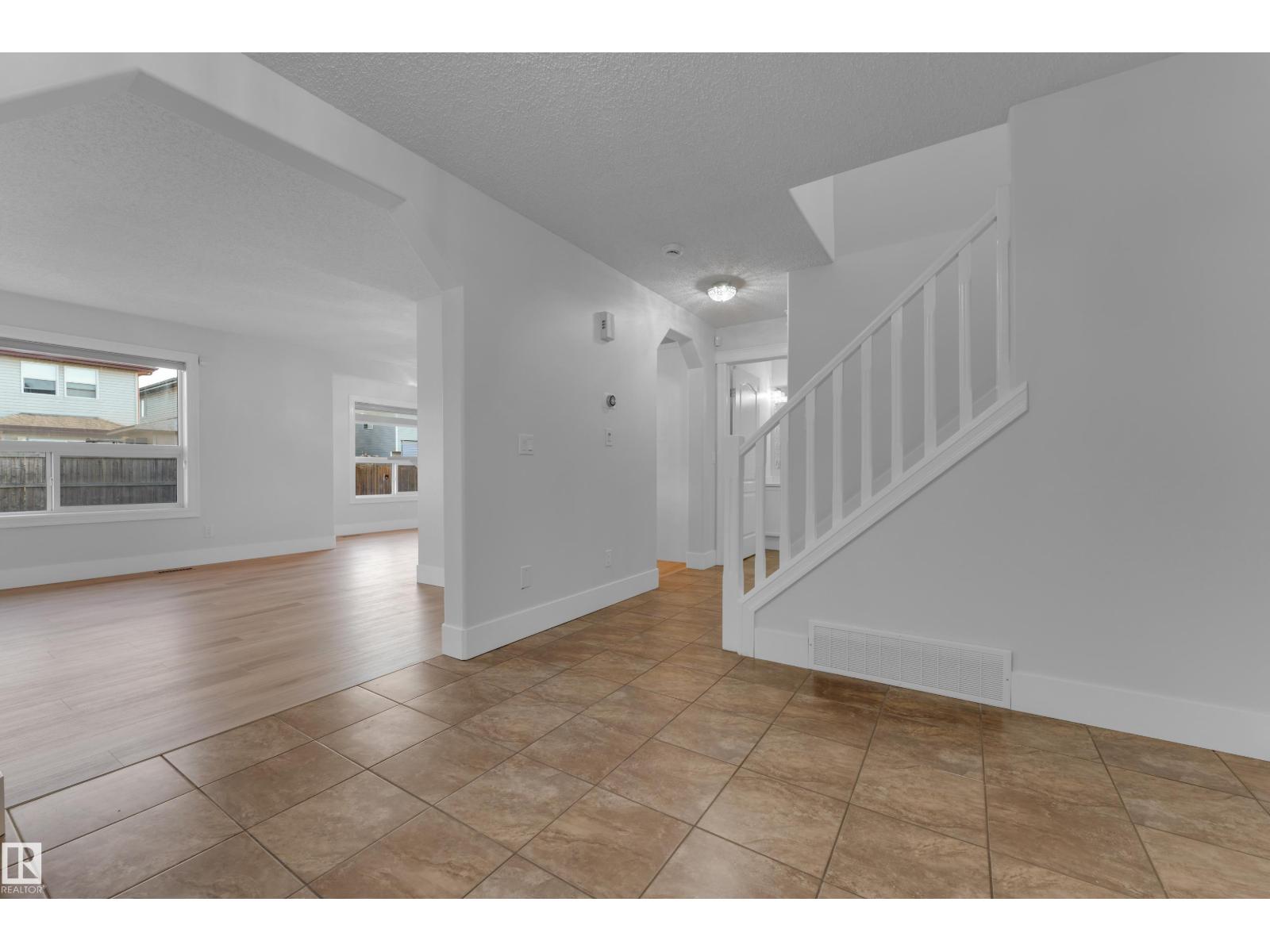 3003 25 AV NW - 5