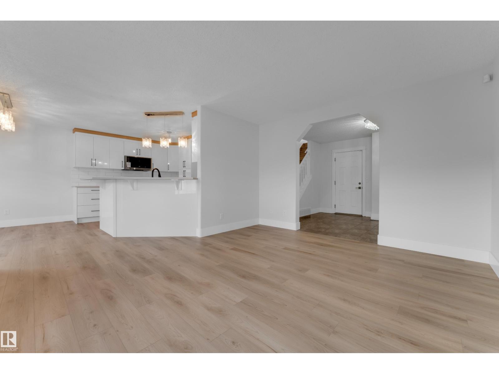 3003 25 AV NW - 8