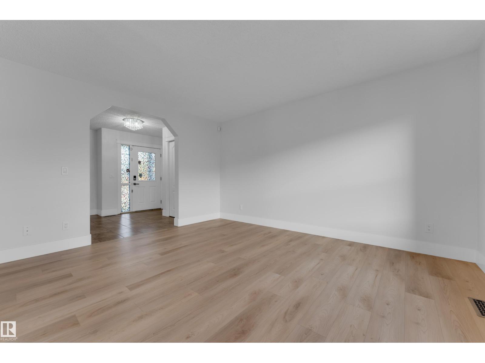 3003 25 AV NW - 9
