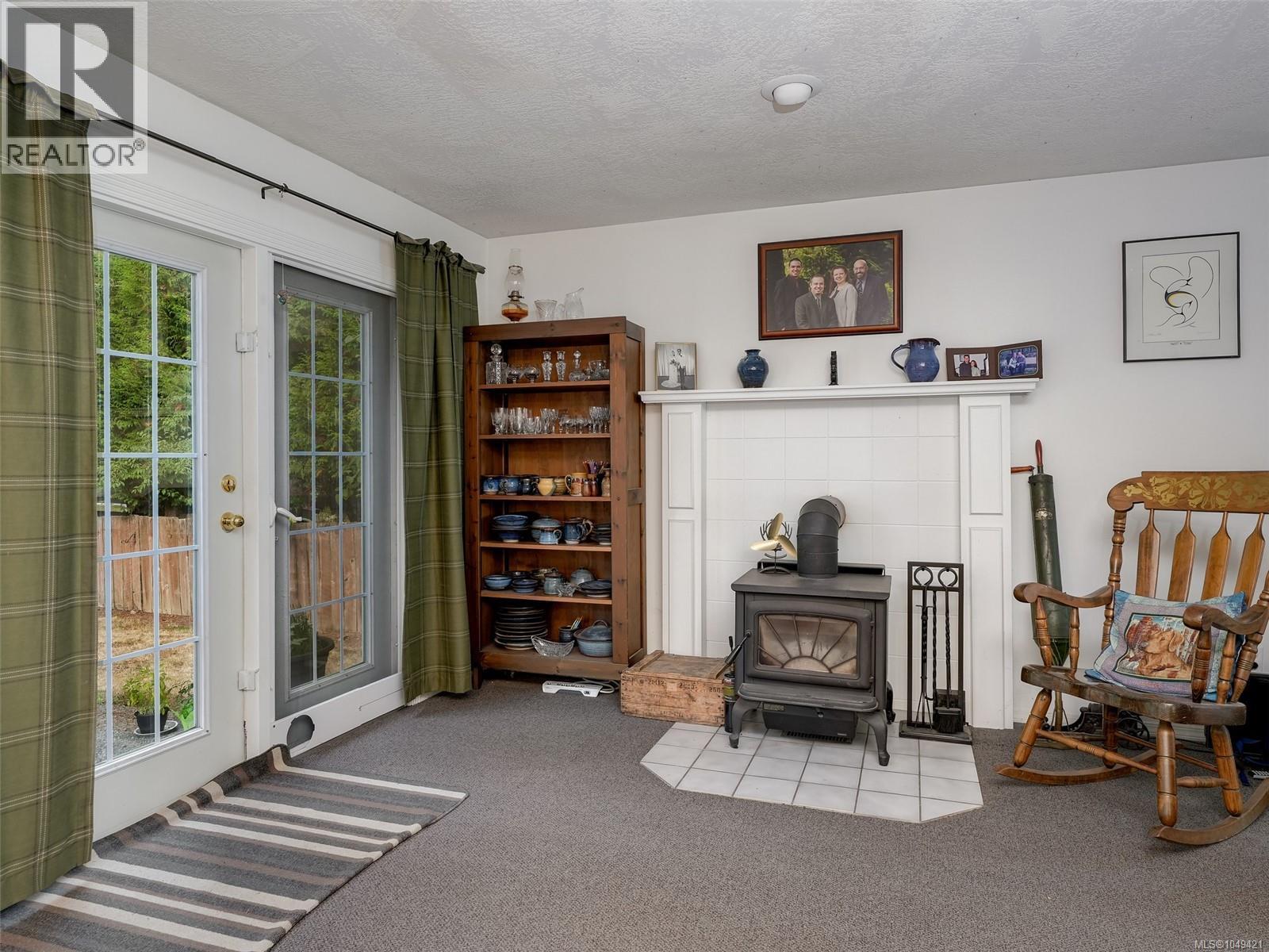 2369 Robertson St - 4