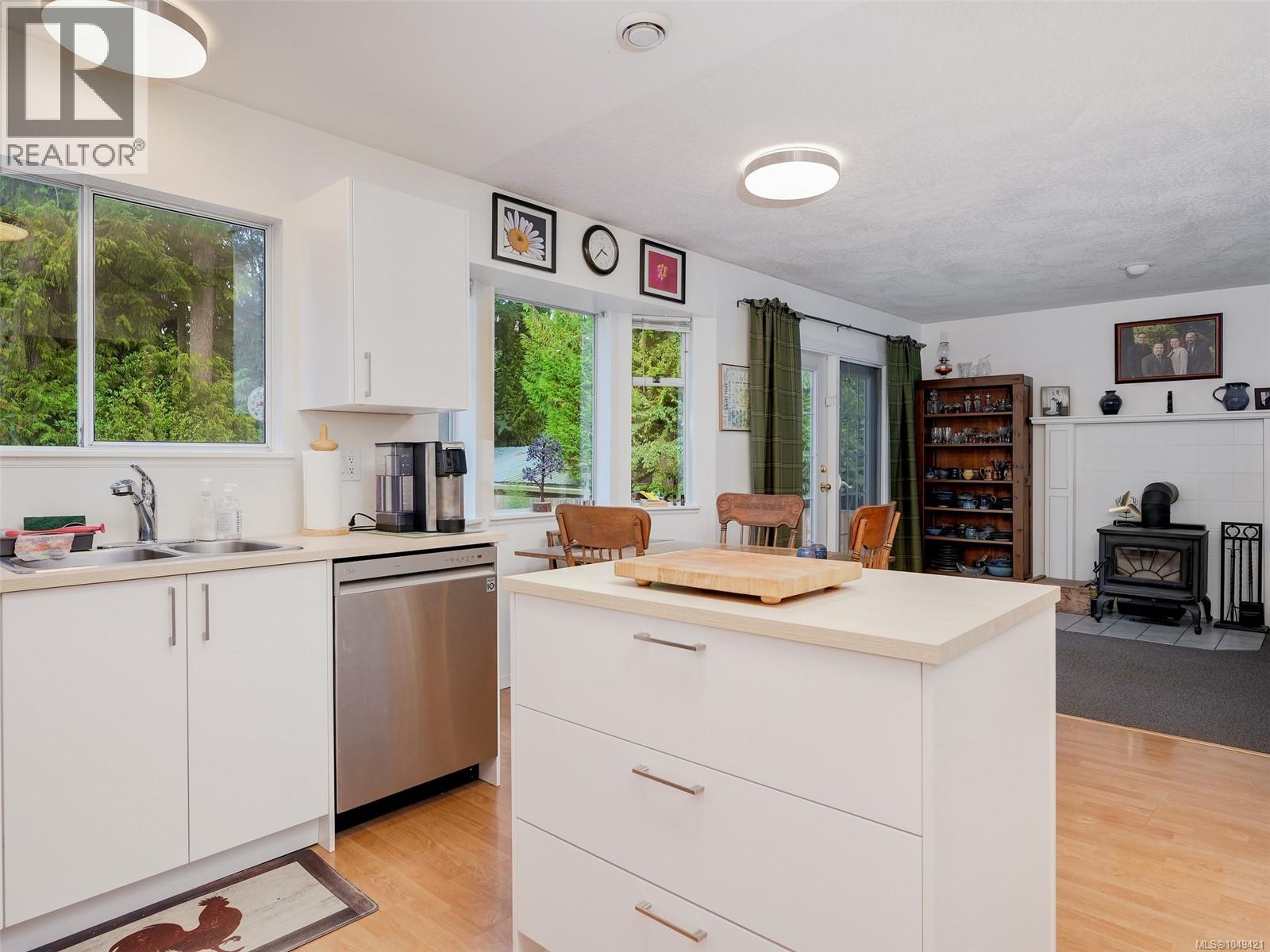 2369 Robertson St - 7