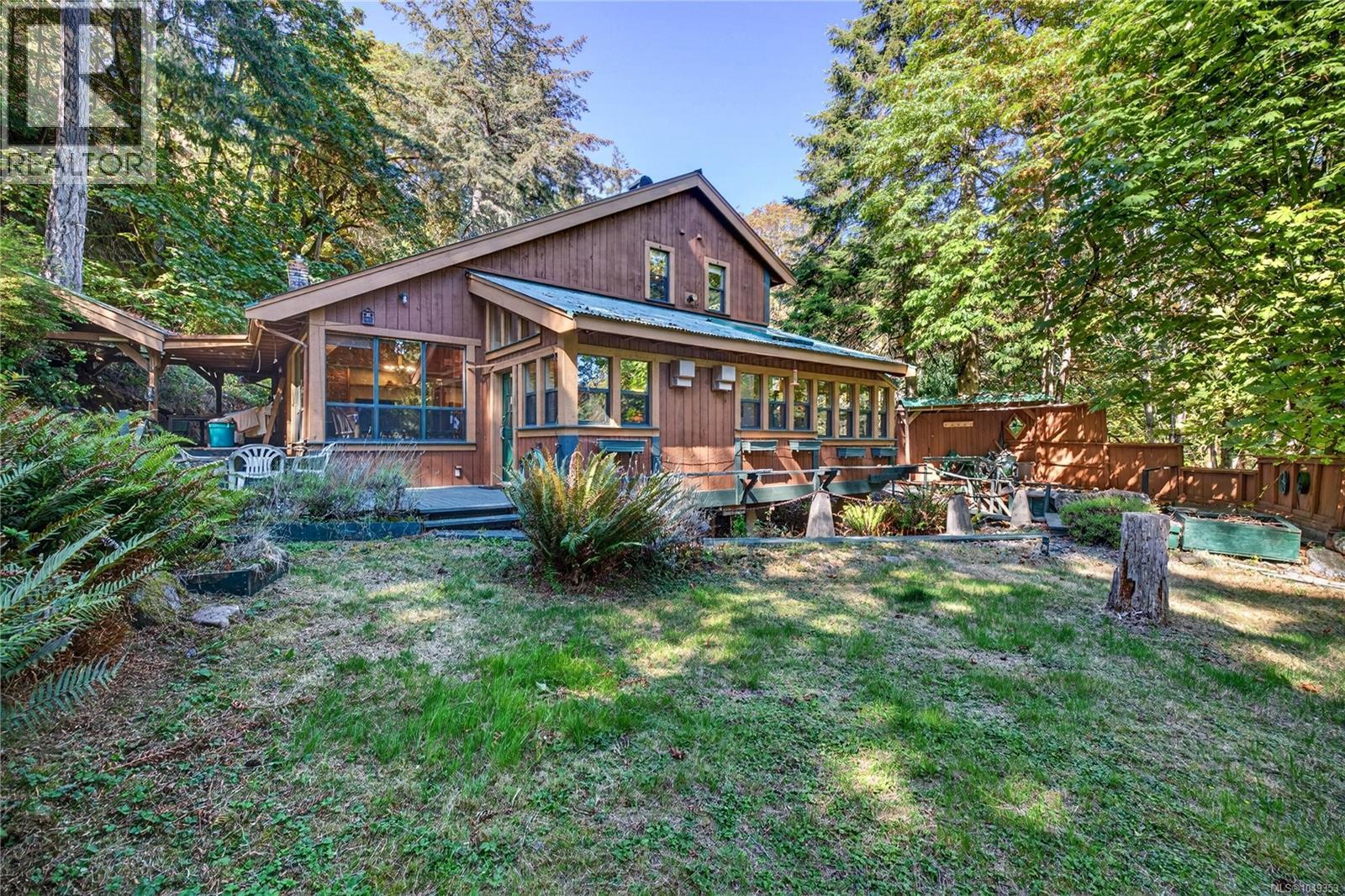 521 Beddis Road, Salt Spring