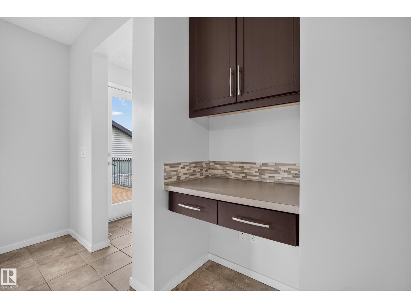 5241 2A AV SW - 25