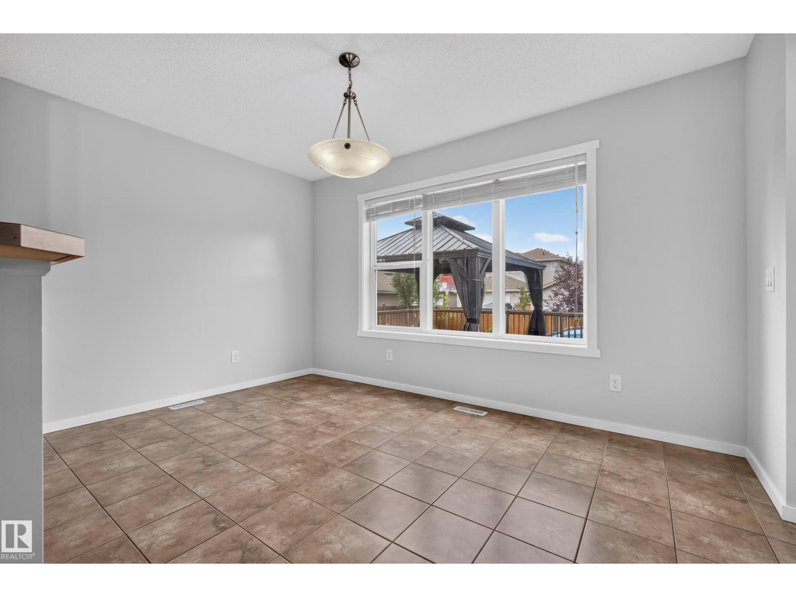 5241 2A AV SW - 26
