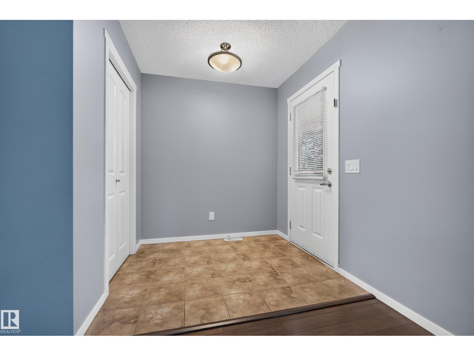 5241 2A AV SW - 15