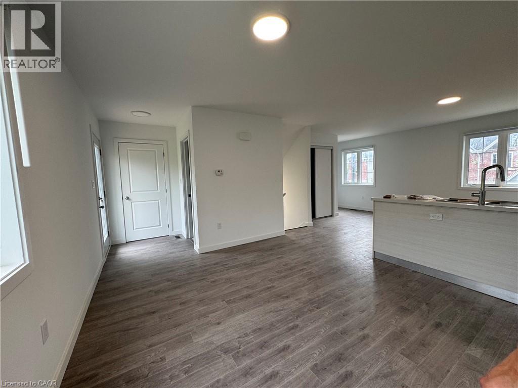99 HIGHRIVER Trail Unit# (Main), Welland — photo 5
