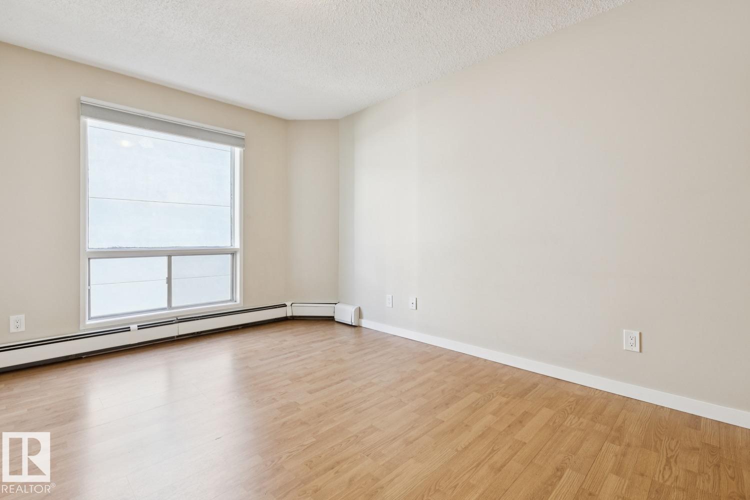 #305 10829 117 ST NW - 22