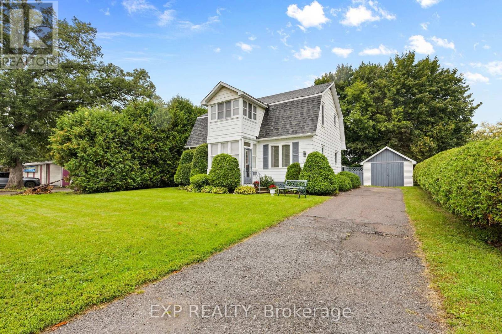 228 BRUCE STREET - 2