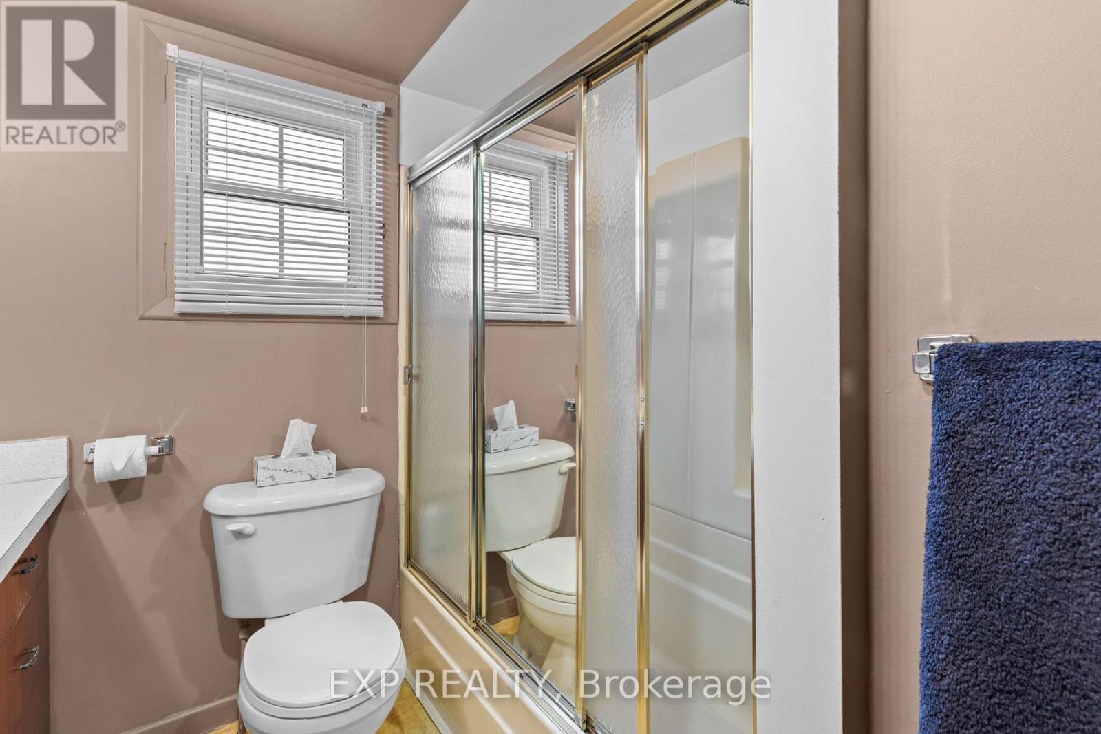 228 BRUCE STREET - 22