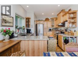 5872 Deerhorn Drive, Sechelt, BC V7Z0E1 Photo 12