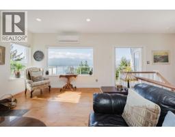 5872 Deerhorn Drive, Sechelt, BC V7Z0E1 Photo 7