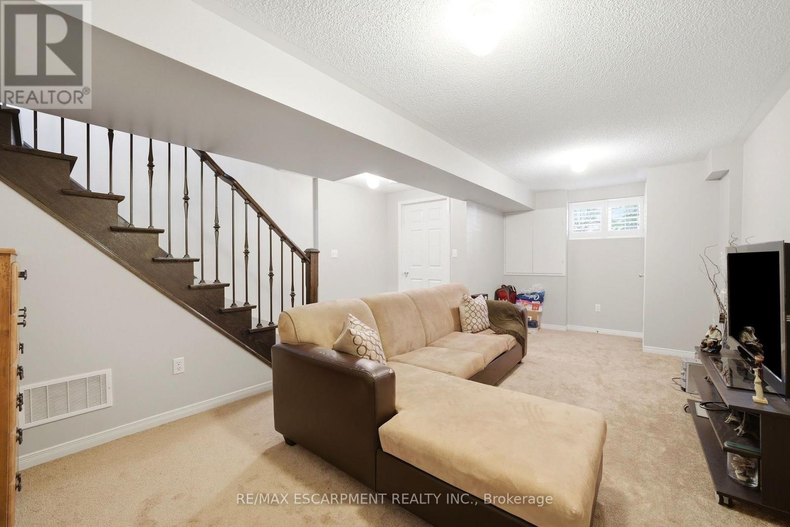 73 TED WRAY CIRCLE - 37