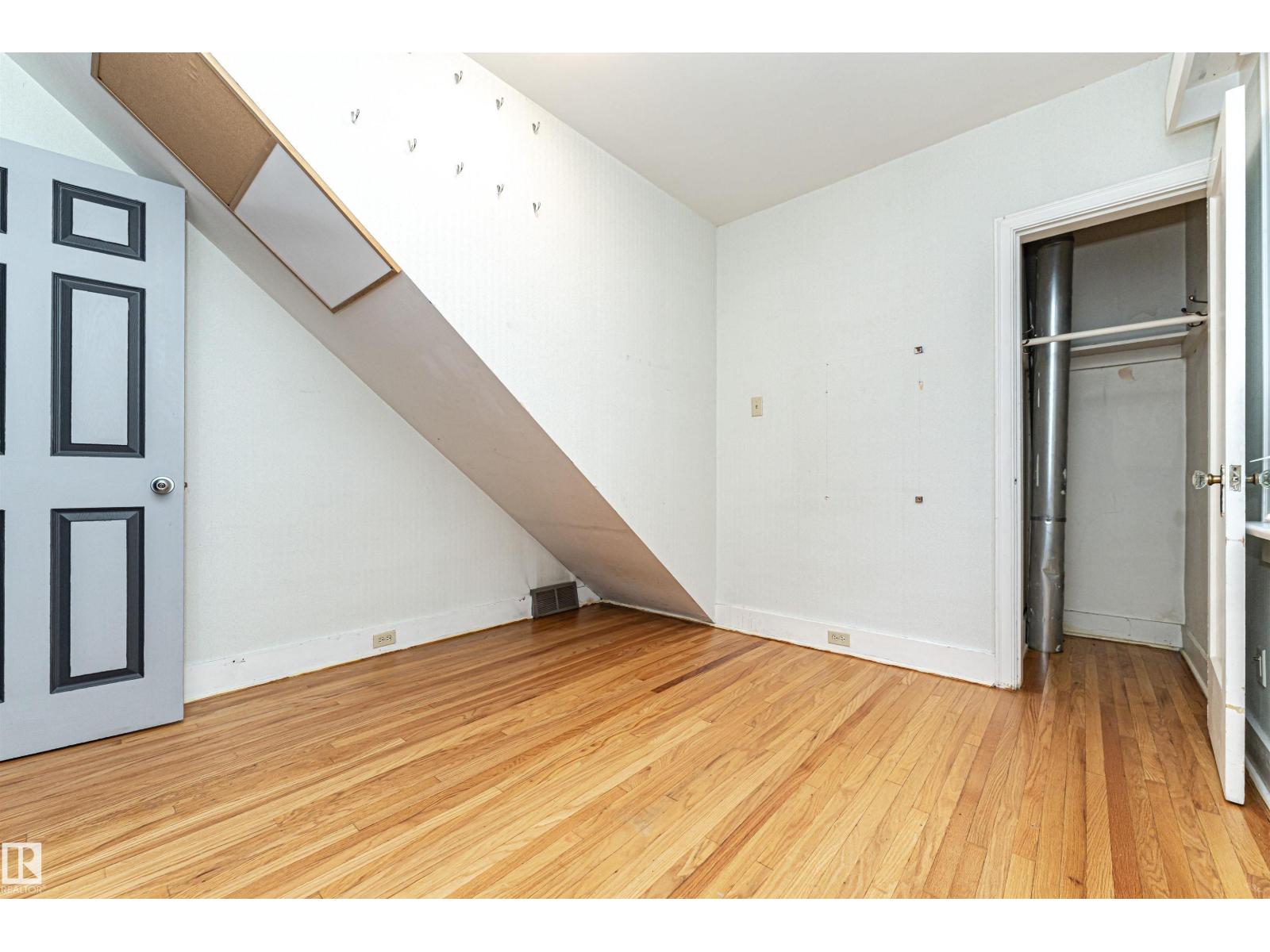 10930 80 AV NW - 13