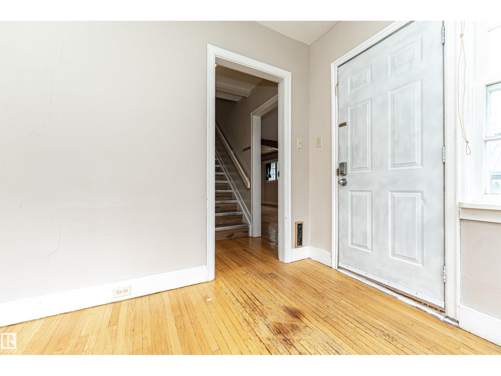 10930 80 AV NW - 3