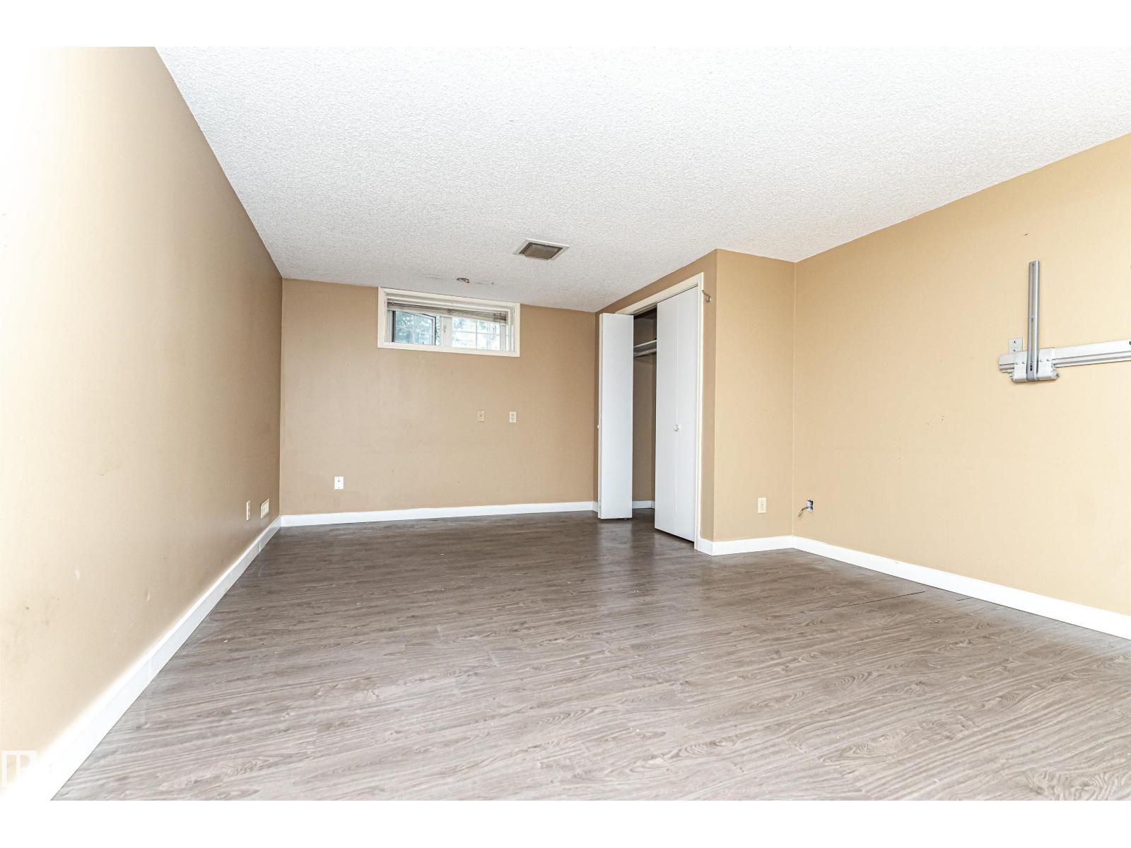 10930 80 AV NW - 30