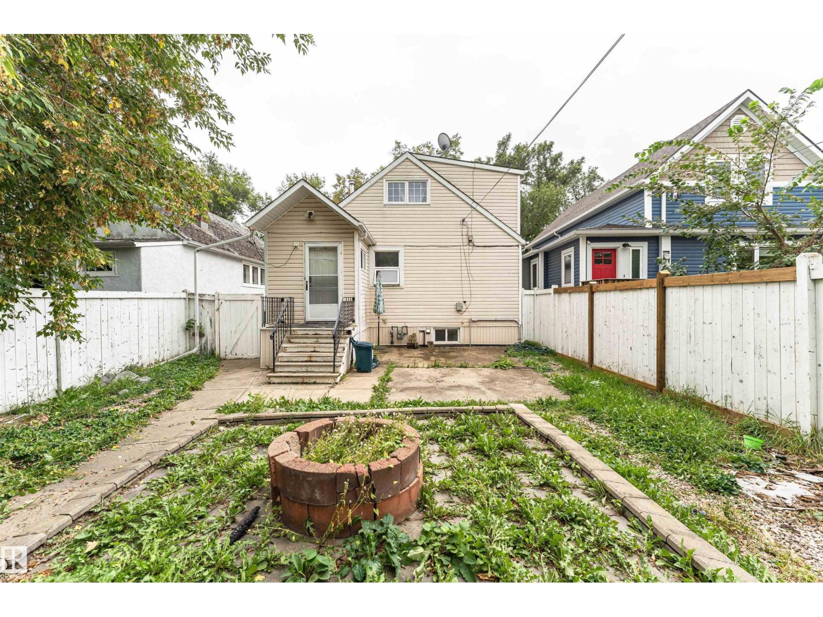 10930 80 AV NW - 38