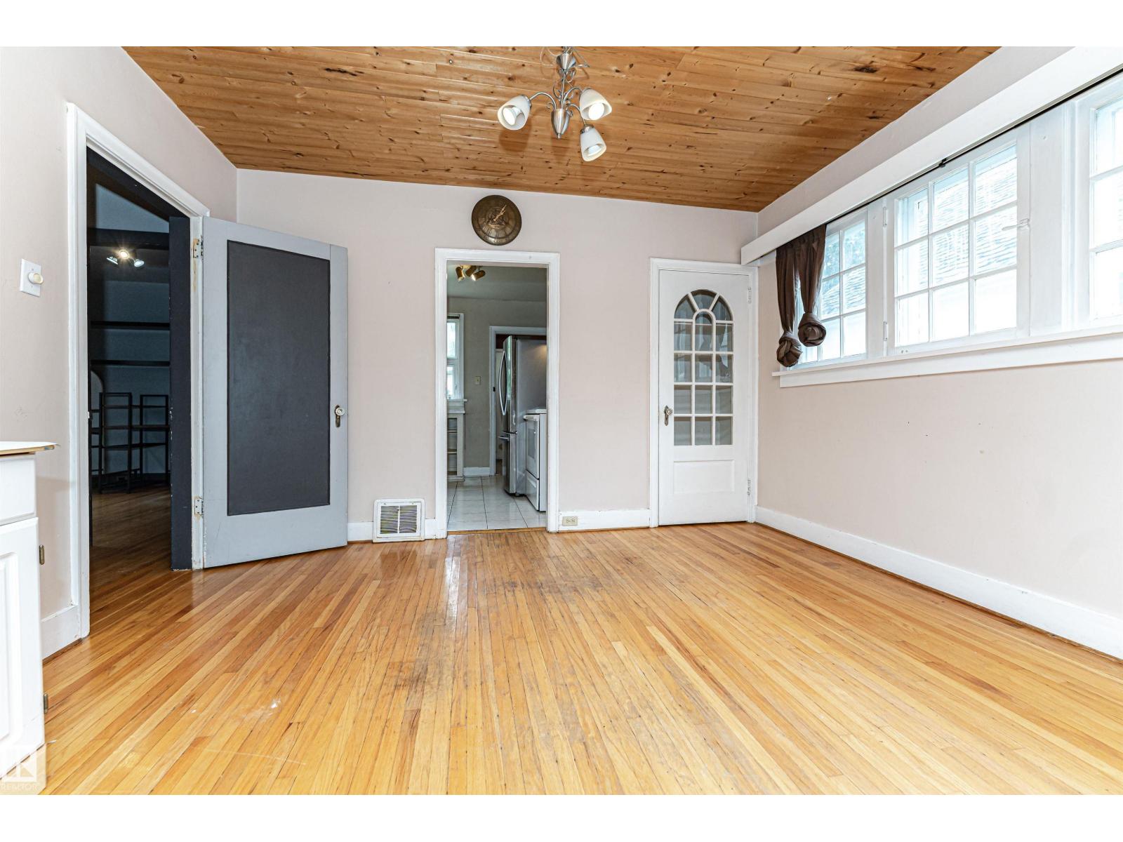 10930 80 AV NW - 8