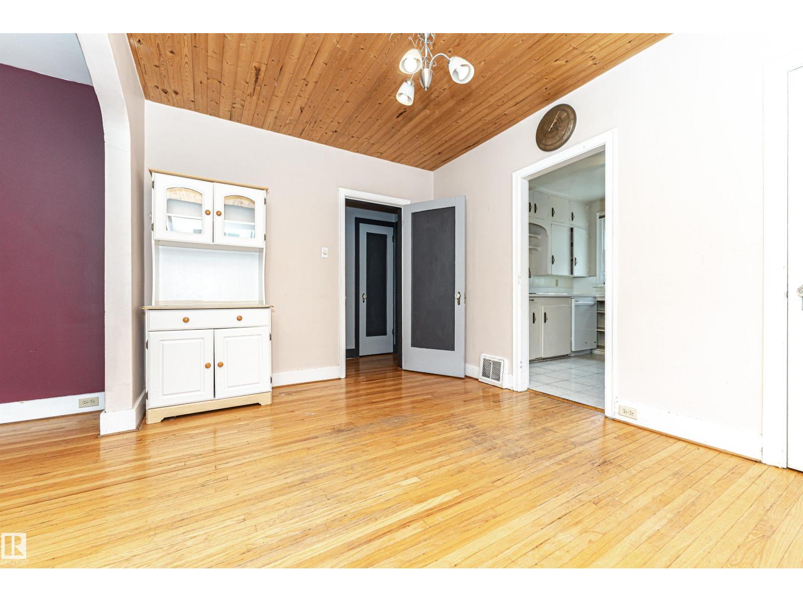 10930 80 AV NW - 9