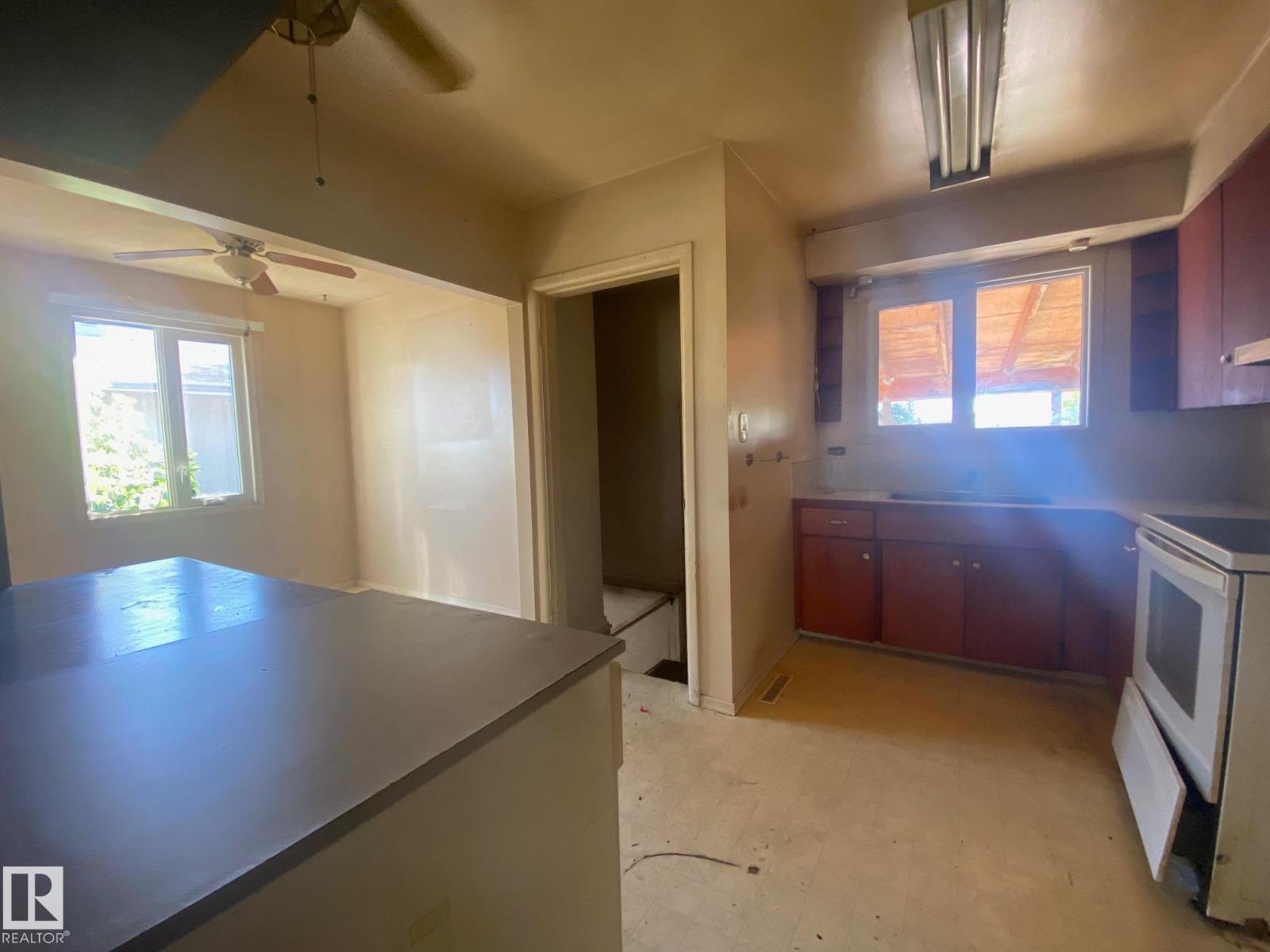 4008 55 ST - 30