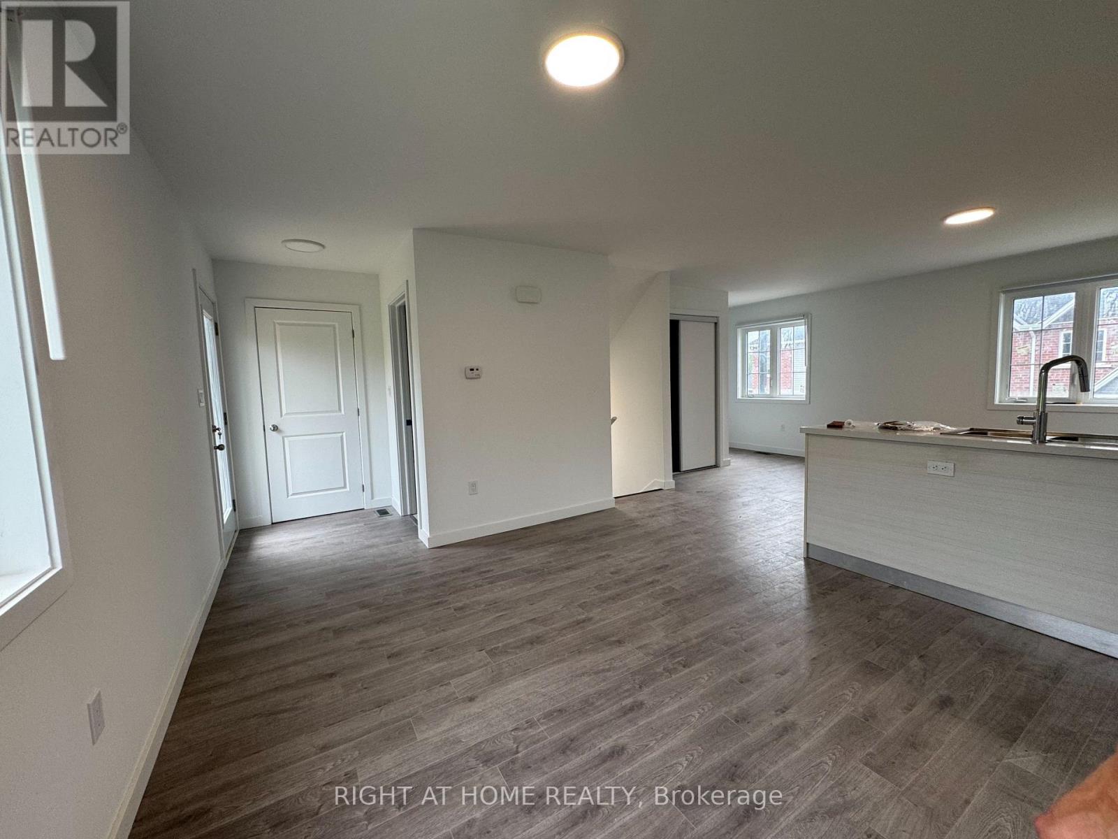 (MAIN) - 99 HIGHRIVER TRAIL, Welland (Broadway) — photo 5