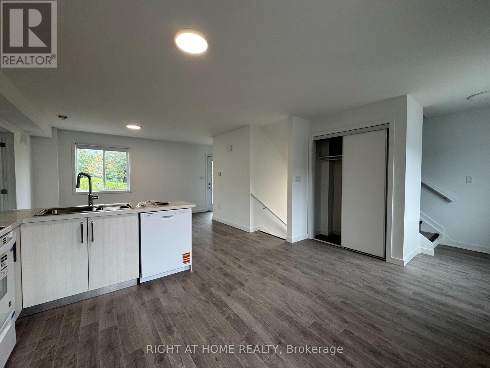 (MAIN) - 99 HIGHRIVER TRAIL, Welland (Broadway) — photo 7