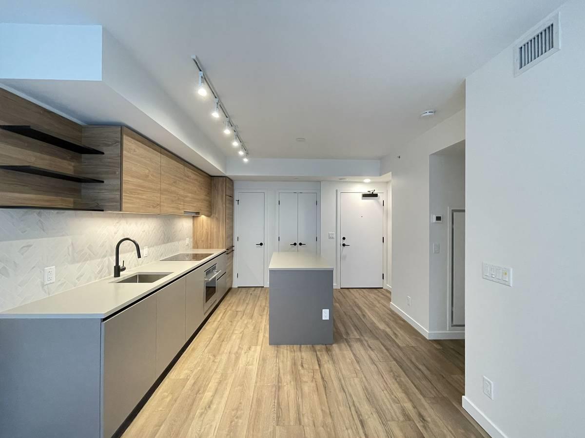 7XX 10448 UNIVERSITY DR, Surrey — photo 5