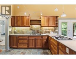 7905 Plumper Way, Pender Island, BC V0N2M2 Photo 13