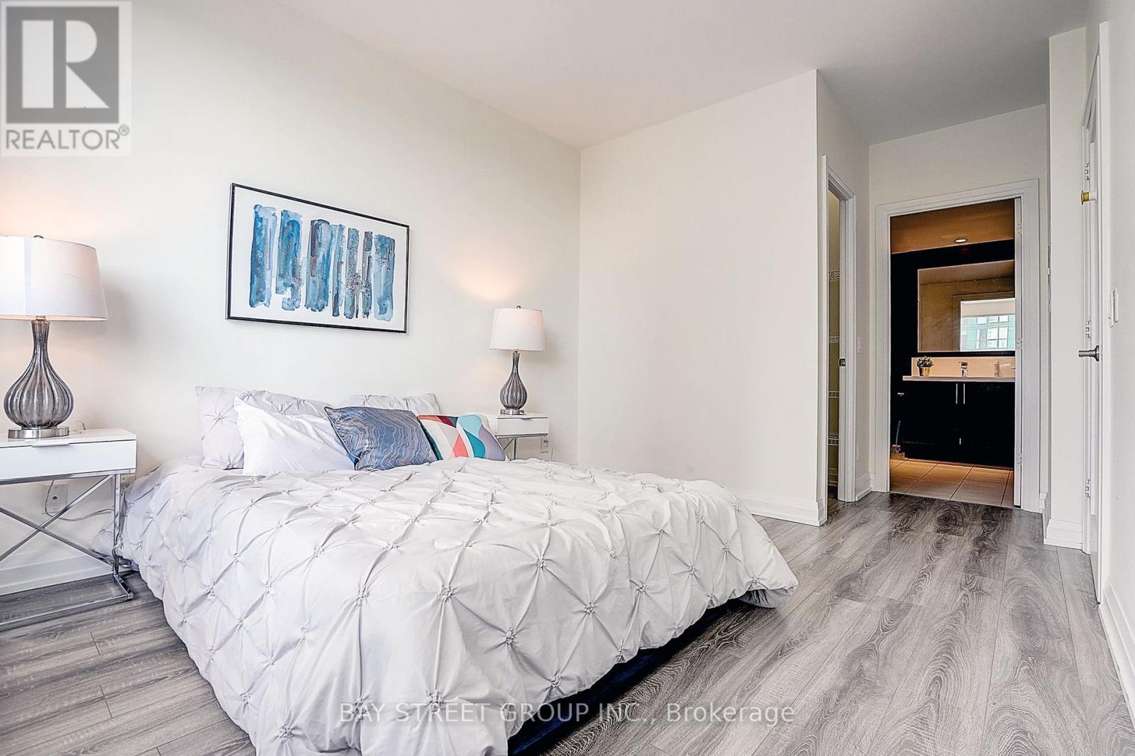 #811 2 ANNDALE DRIVE - 22