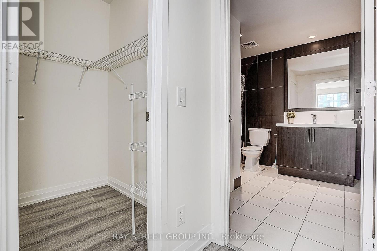 #811 2 ANNDALE DRIVE - 23