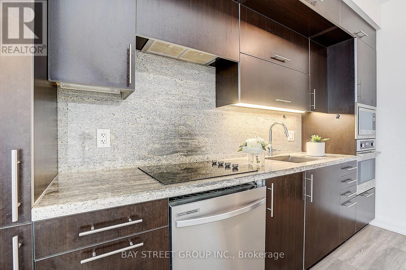 #811 2 ANNDALE DRIVE - 9