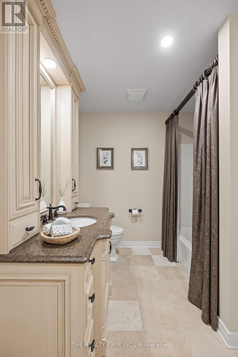 4077 PINE CRESCENT - Image 22