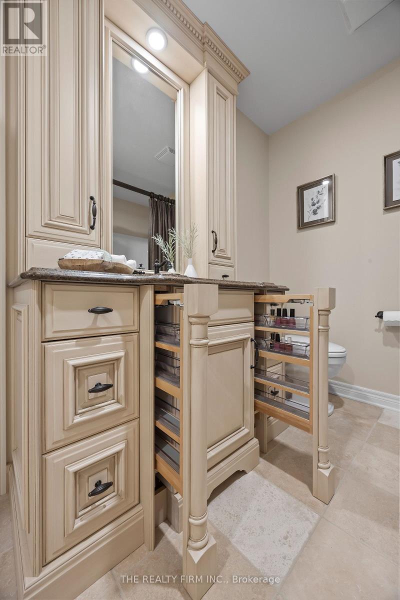 4077 PINE CRESCENT - Image 23